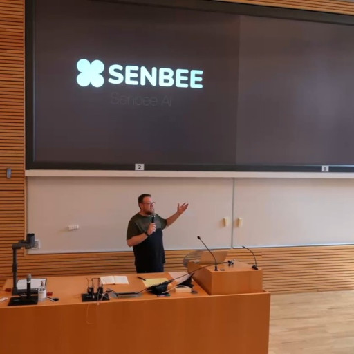 Keynote med Daniel der præsenterer Senbee